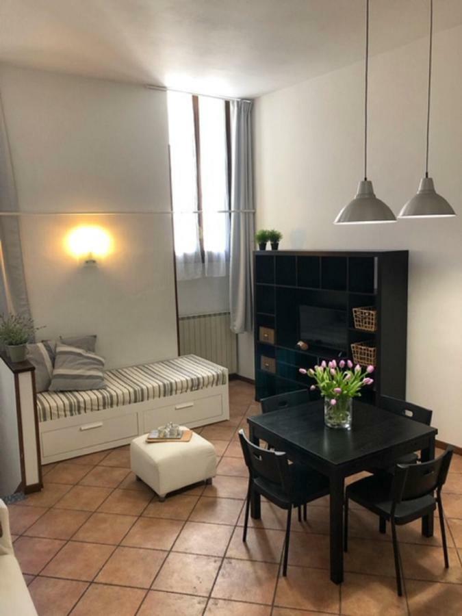 アローナCortile Del Forno Nel Centro Storicoアパートメント エクステリア 写真